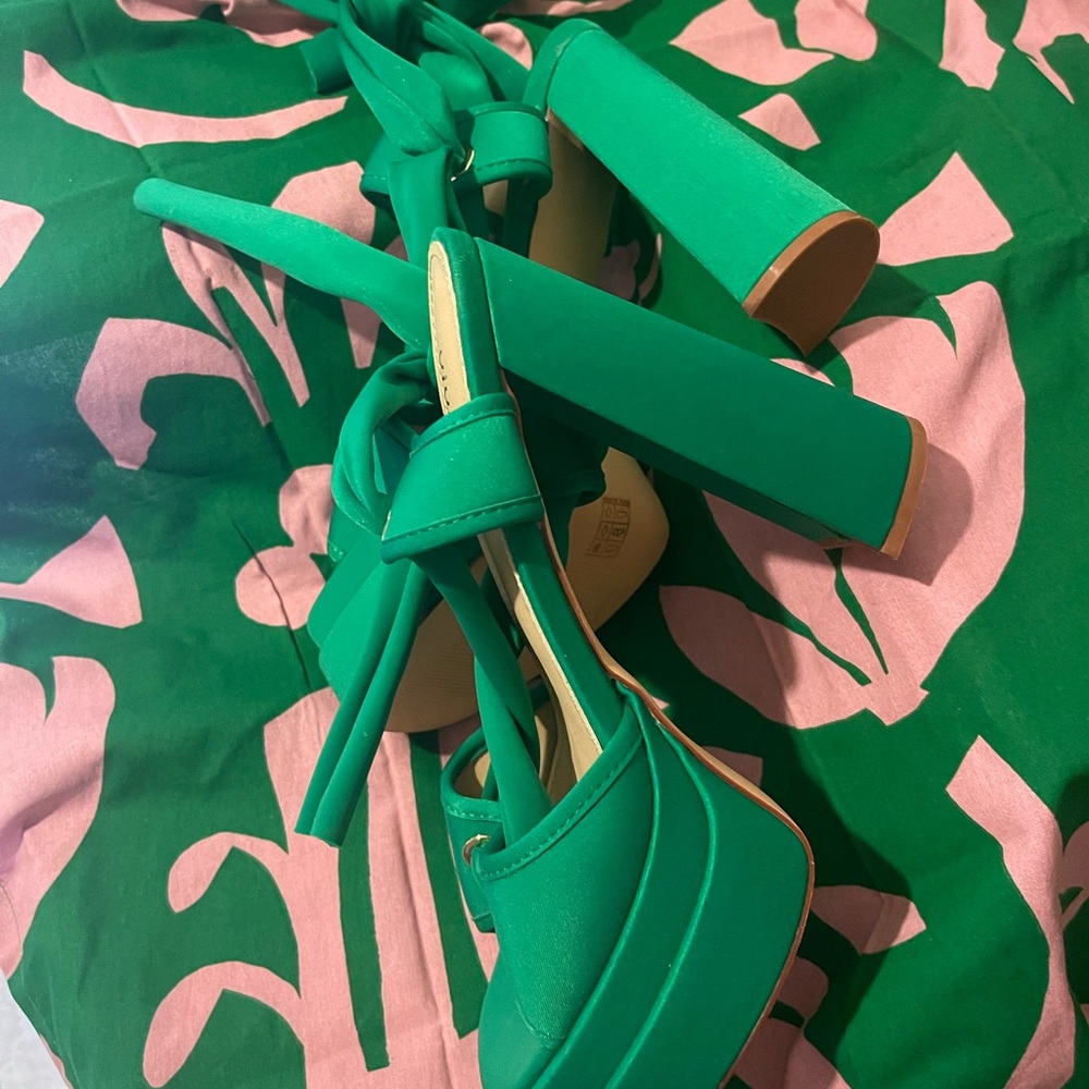 Elegant Green Platform Heels